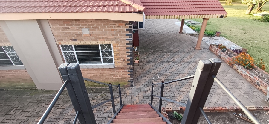 7 Bedroom Property for Sale in Harpington A H North West